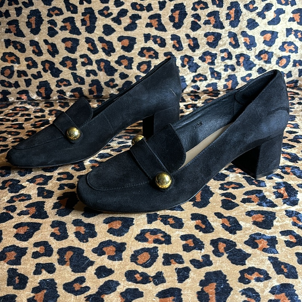 Kate Spade Helena suede heels with gold accent. Size 8 - Picture 2 of 7